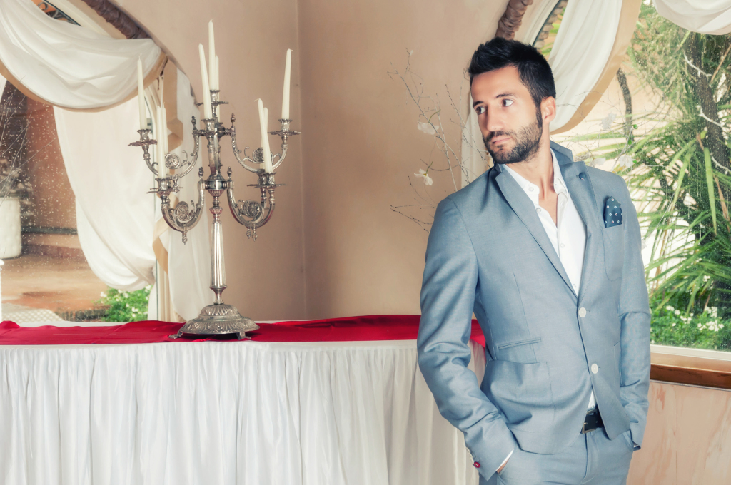 model: Alessandro Spigai photo: Giovanni Cingolani brand: Celluzzi uomo location: www.villailsogno.it