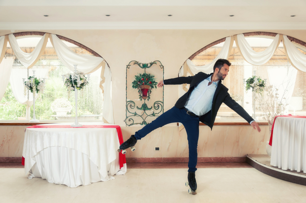 model: Alessandro Spigai photo: Giovanni Cingolani brand: Celluzzi uomo location: www.villailsogno.it
