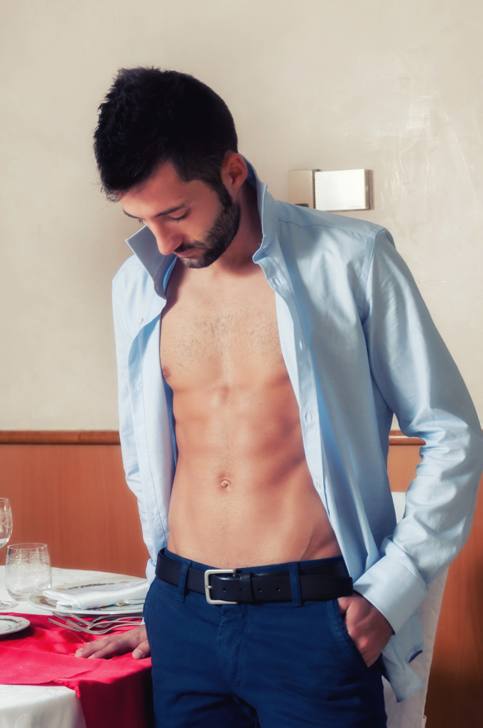 model: Alessandro Spigai photo: Giovanni Cingolani brand: Celluzzi uomo location: www.villailsogno.it